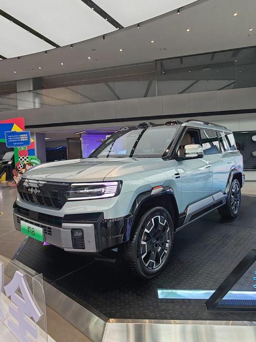 深圳233比亚迪方程豹硬派越野的爆款，英菲尼迪35周年与你共成长
